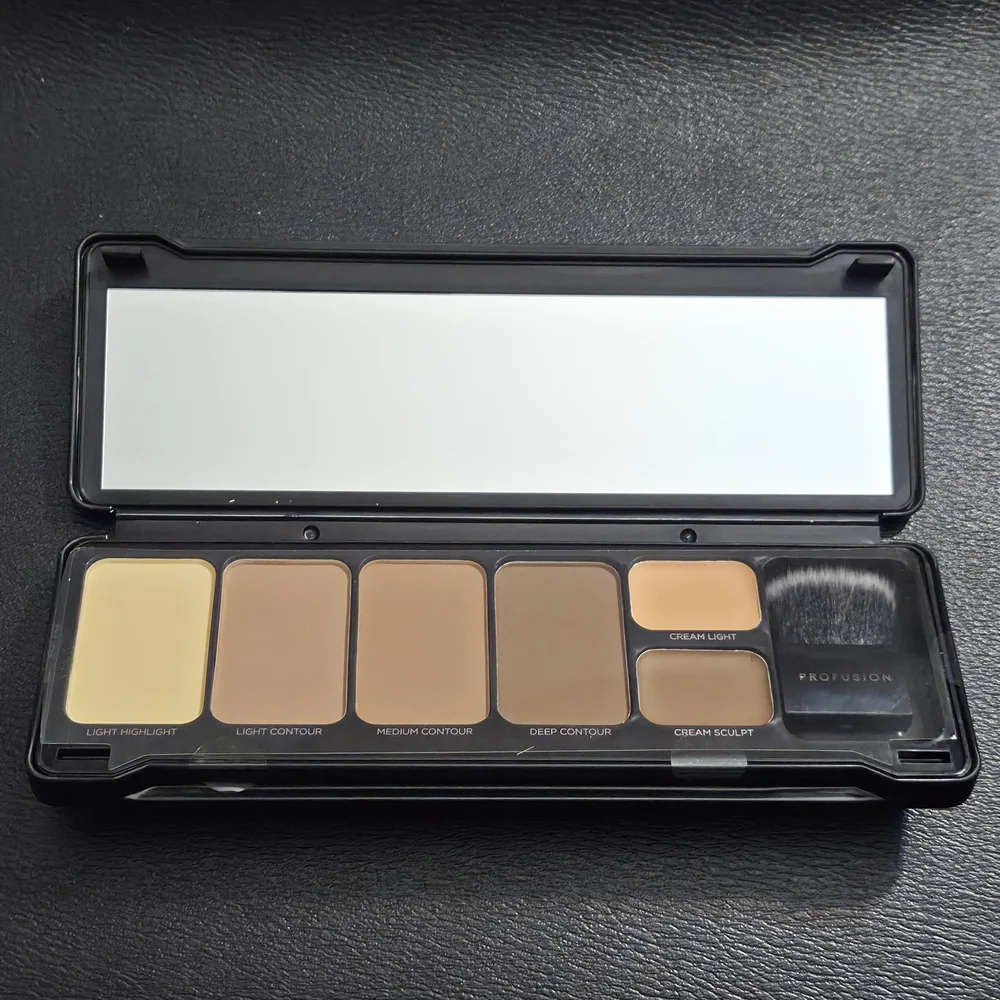 Profusion Cosmetics Six Shade Contour Palette and Brush